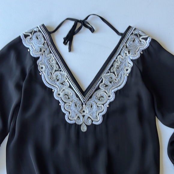 Embroidered Deep V-Neck Top from White House Black Market - Picture 5 of 7